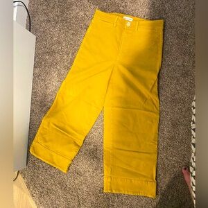 Loft wide leg crop. So cute!! Only worn once.